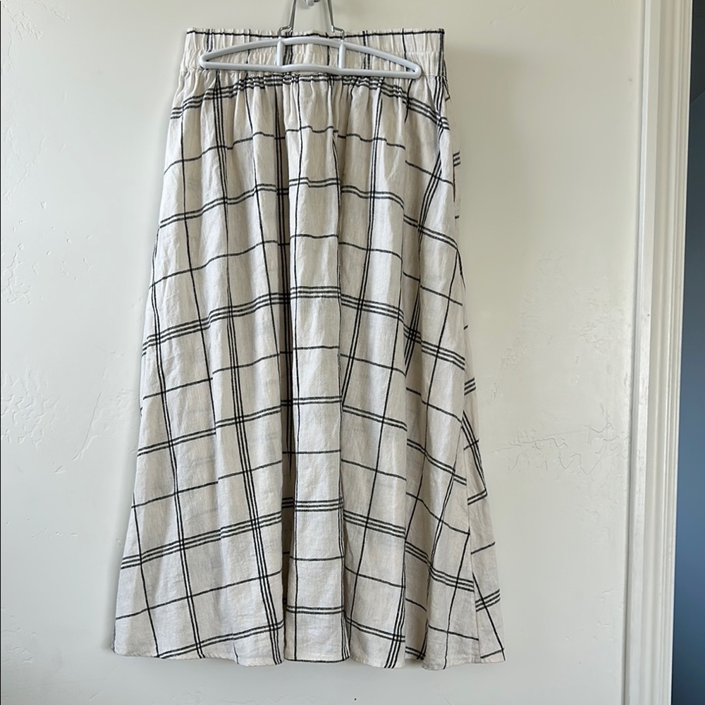 A New Day Black and White Pleated Midi Linen Blend Skirt